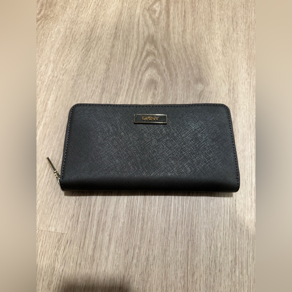 DKNY Elegant Dark Green Wallet